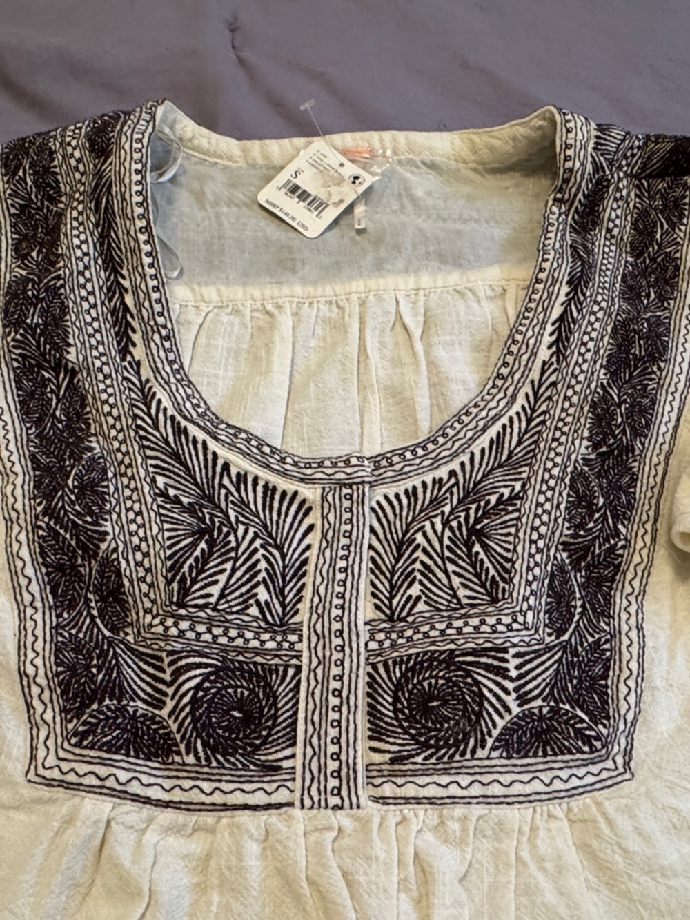 Free People Iggie Embroidered Peasant Blouse Ivory / Black Bean S NWT - Picture 6 of 11